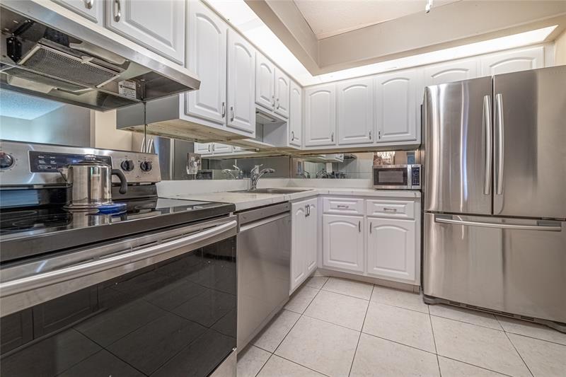 Image 5 of 29 For 9998 Belfort Cir  9998