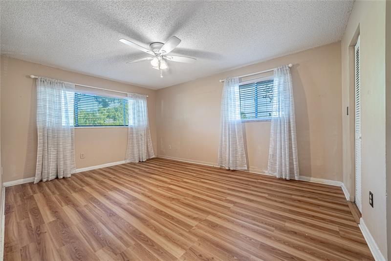 Image 6 of 29 For 9998 Belfort Cir  9998
