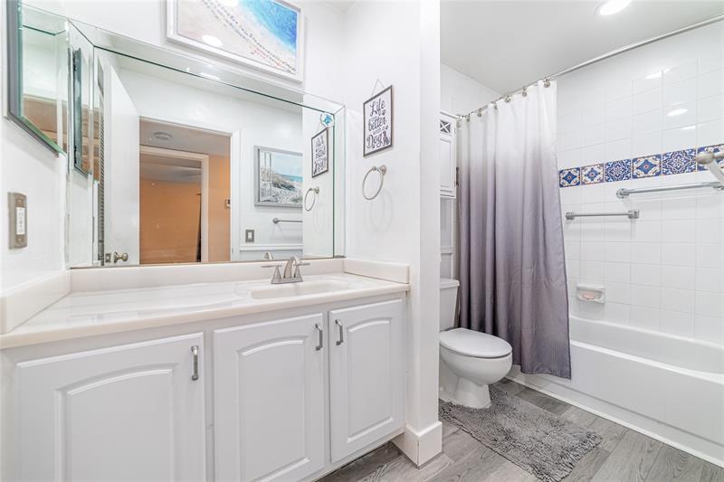 Image 8 of 29 For 9998 Belfort Cir  9998