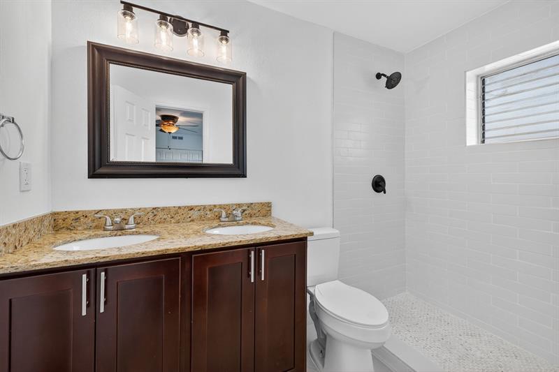 Image 10 of 64 For 2924 8th Ave