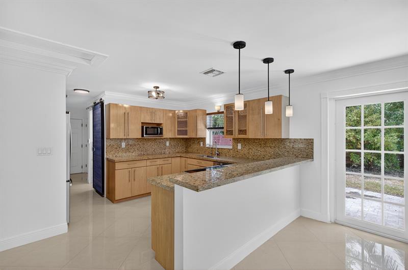 Image 33 of 64 For 2924 8th Ave