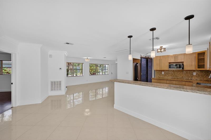 Image 37 of 64 For 2924 8th Ave