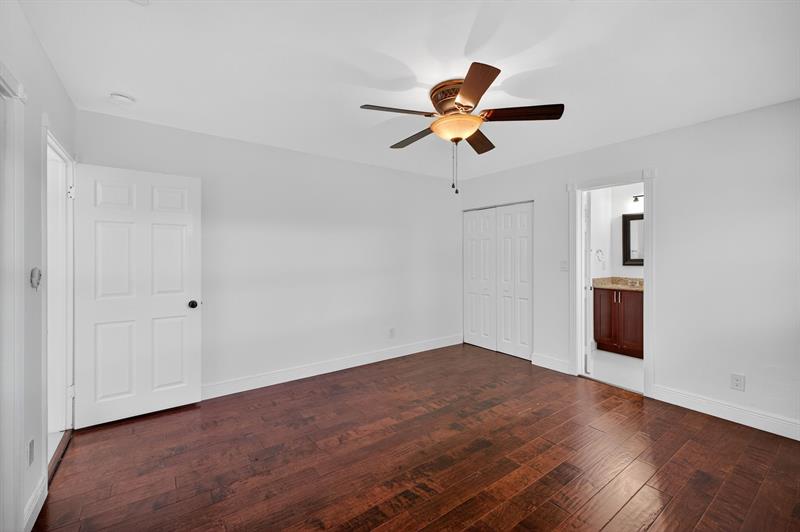 Image 43 of 64 For 2924 8th Ave