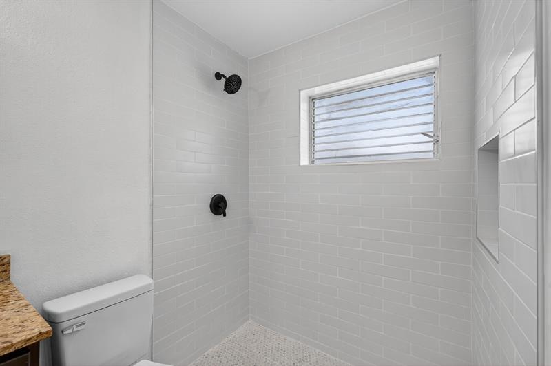 Image 44 of 64 For 2924 8th Ave