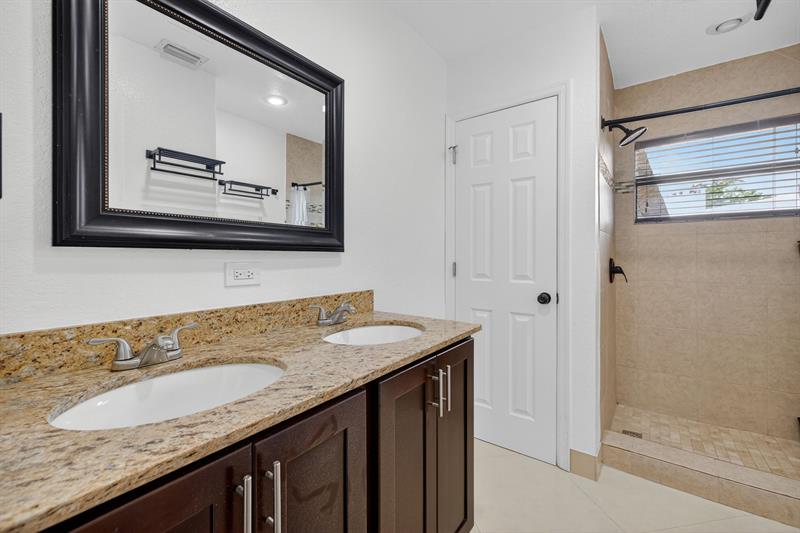 Image 50 of 64 For 2924 8th Ave