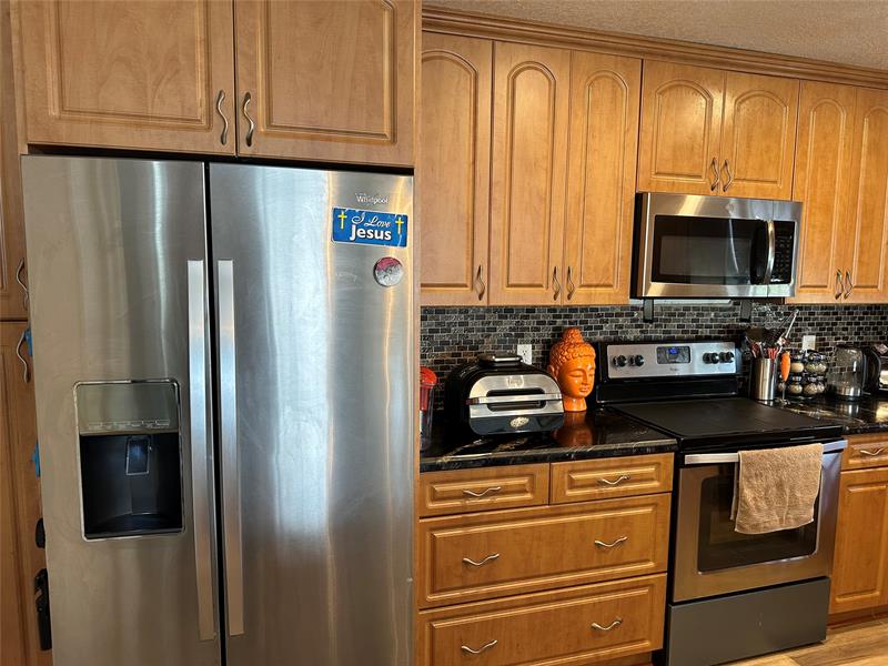 Image 3 of 39 For 10130 33rd Pl