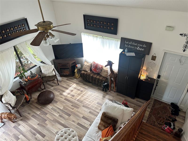 Image 8 of 39 For 10130 33rd Pl