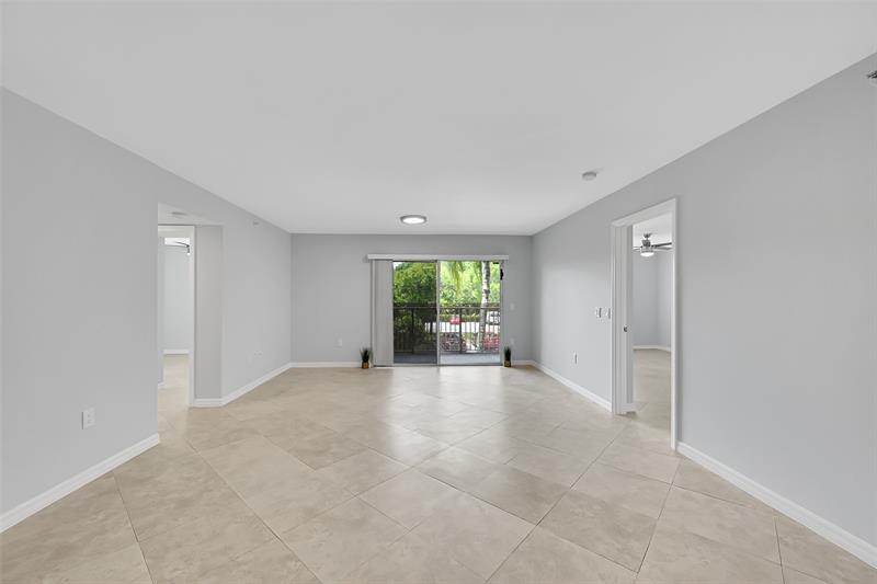 Image 11 of 38 For 5005 Wiles Rd  203