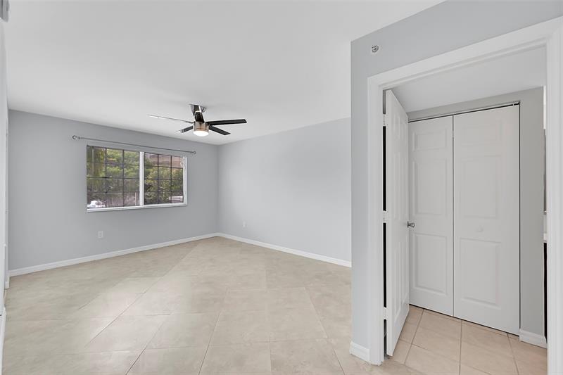 Image 12 of 38 For 5005 Wiles Rd  203