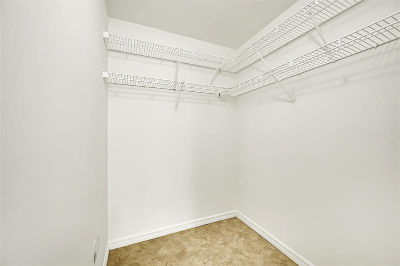 Image 15 of 38 For 5005 Wiles Rd  203