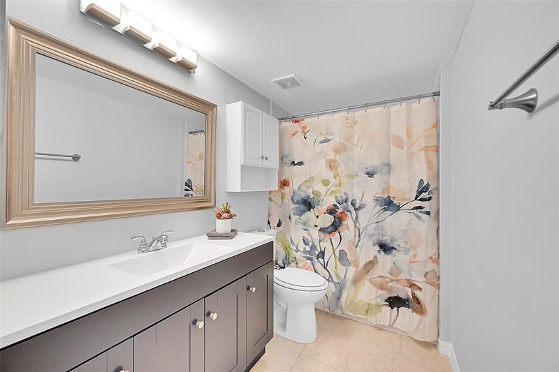 Image 16 of 38 For 5005 Wiles Rd  203
