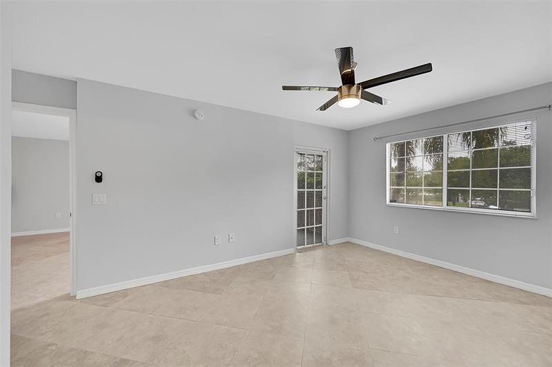 Image 19 of 38 For 5005 Wiles Rd  203