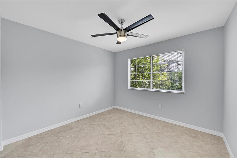 Image 22 of 38 For 5005 Wiles Rd  203