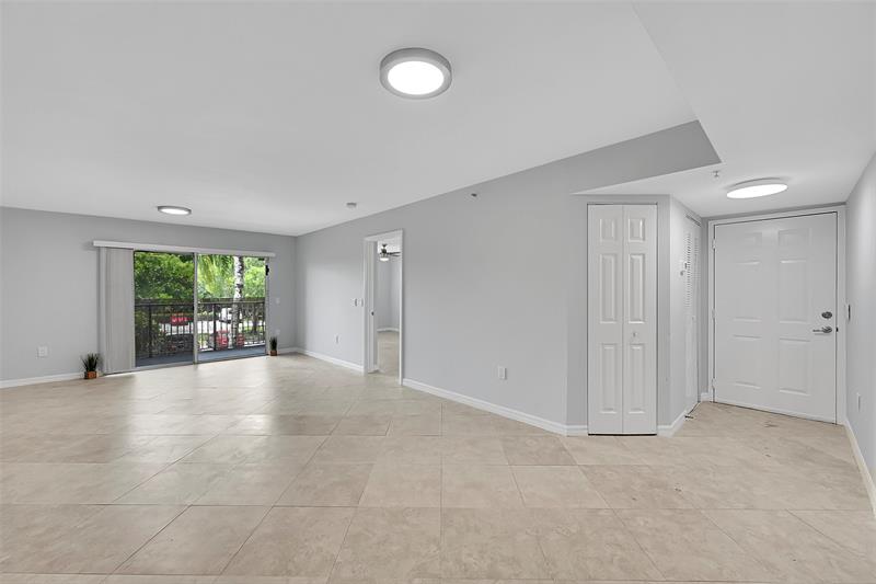 Image 24 of 38 For 5005 Wiles Rd  203