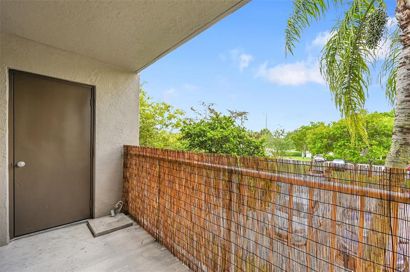 Image 31 of 38 For 5005 Wiles Rd  203