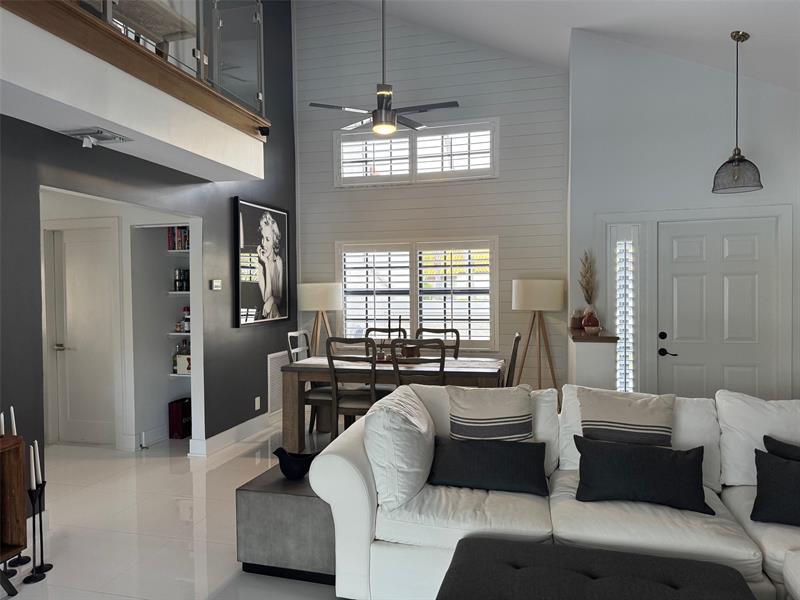 Image 12 of 38 For 18 Capitol Ct