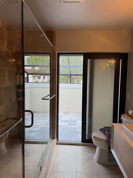 Image 21 of 38 For 18 Capitol Ct