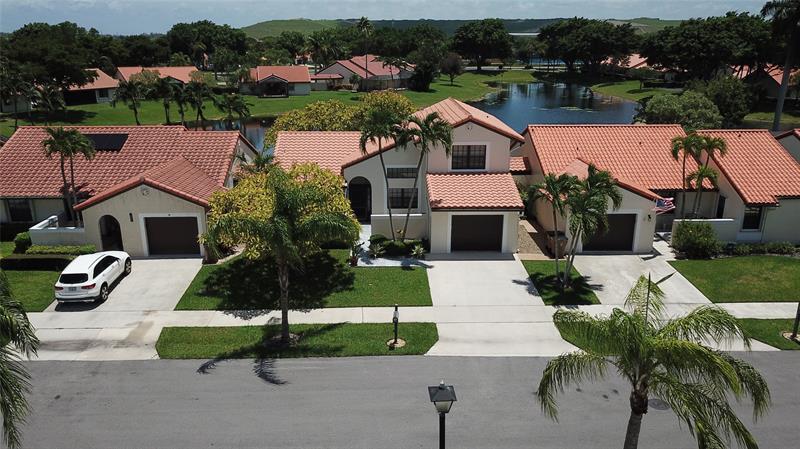 Image 3 of 38 For 18 Capitol Ct