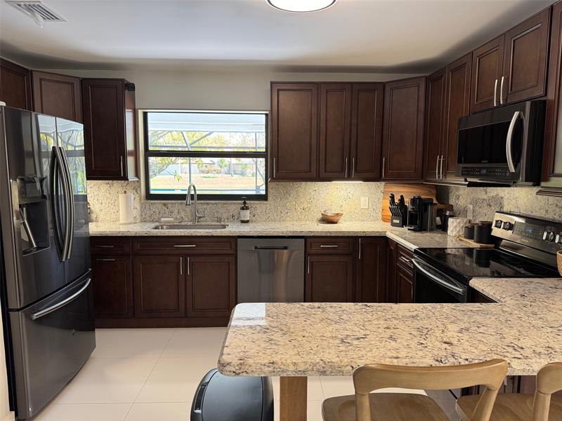 Image 7 of 38 For 18 Capitol Ct