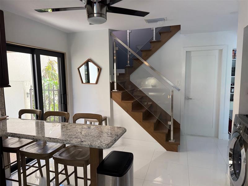 Image 9 of 38 For 18 Capitol Ct