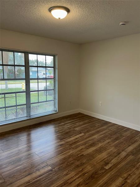 Image 15 of 21 For 11610 33rd St