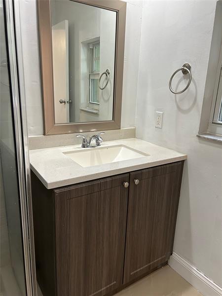 Image 20 of 21 For 11610 33rd St