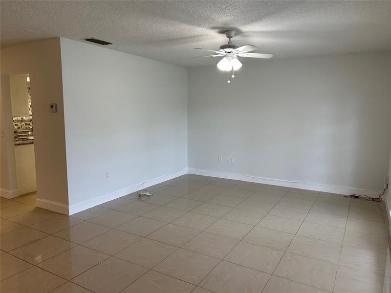 Image 3 of 21 For 11610 33rd St