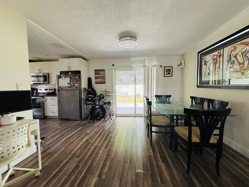 Image 7 of 20 For 426 79th Ter
