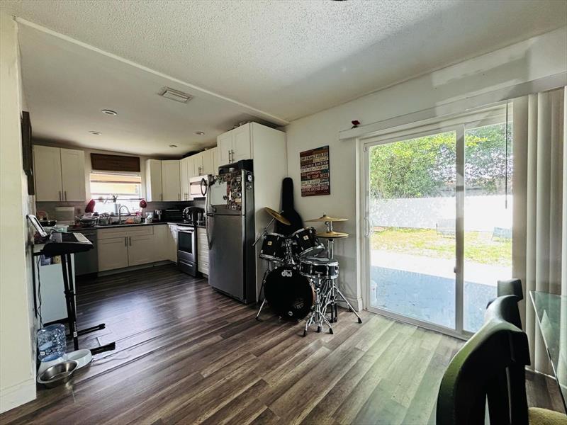Image 8 of 20 For 426 79th Ter