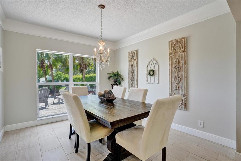 Image 14 of 81 For 10582 Grove Pl