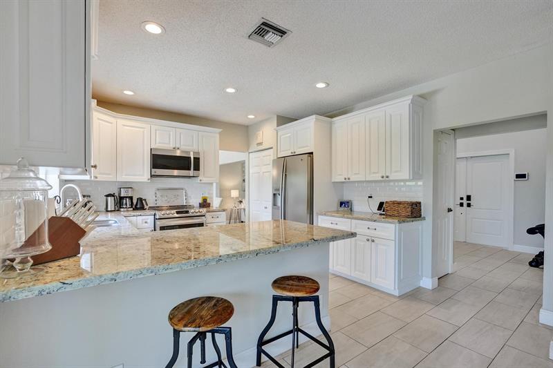 Image 25 of 81 For 10582 Grove Pl