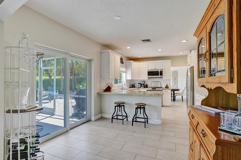 Image 28 of 81 For 10582 Grove Pl