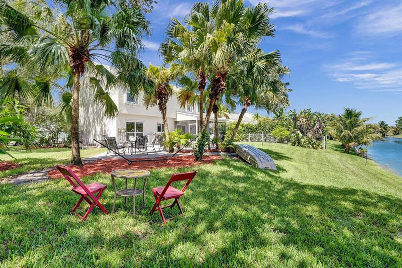 Image 3 of 81 For 10582 Grove Pl