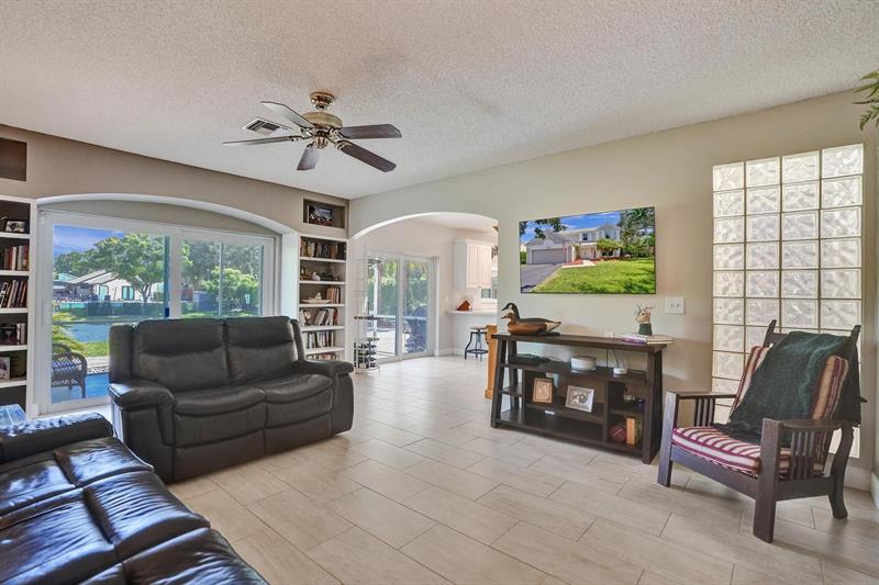 Image 30 of 81 For 10582 Grove Pl