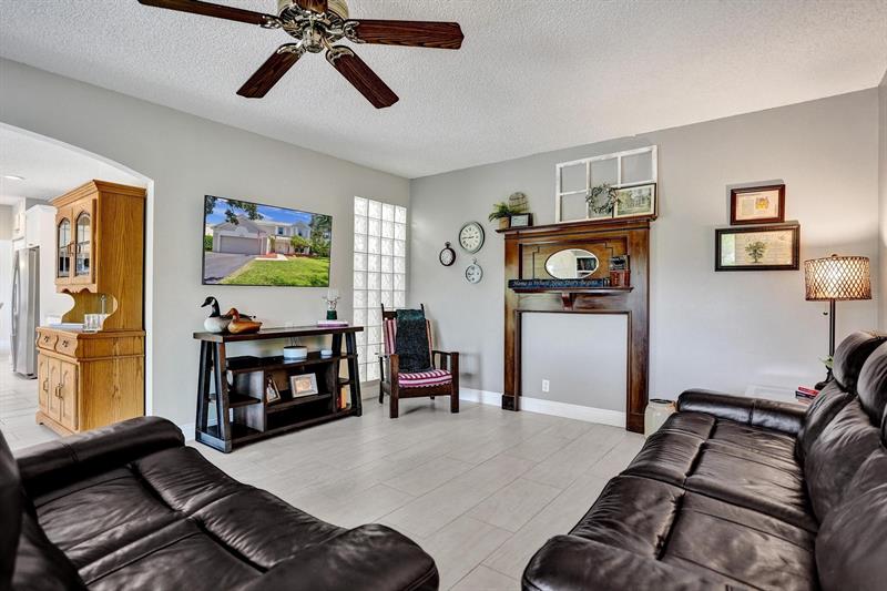 Image 32 of 81 For 10582 Grove Pl