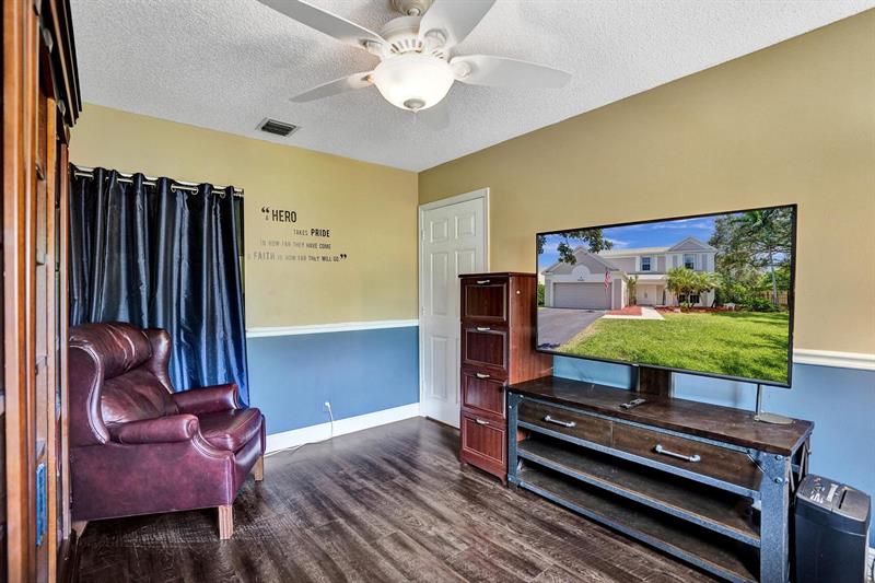Image 37 of 81 For 10582 Grove Pl
