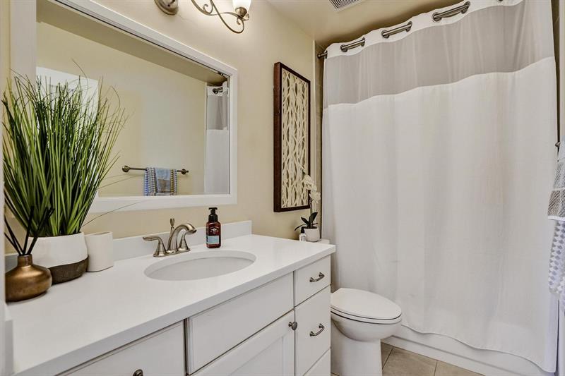 Image 41 of 81 For 10582 Grove Pl