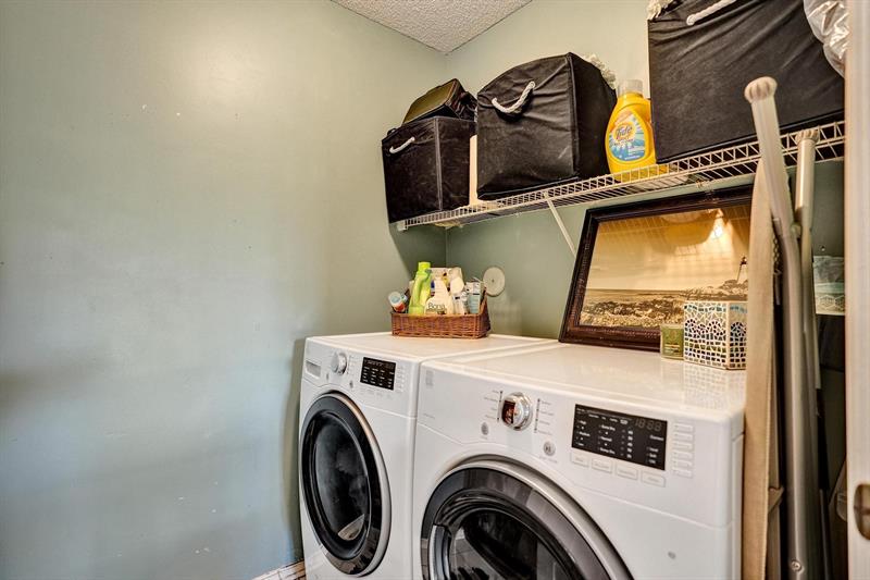 Image 46 of 81 For 10582 Grove Pl