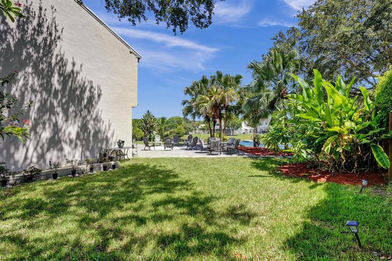 Image 76 of 81 For 10582 Grove Pl