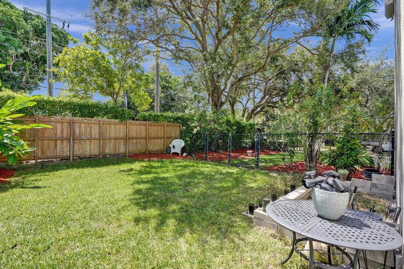 Image 77 of 81 For 10582 Grove Pl