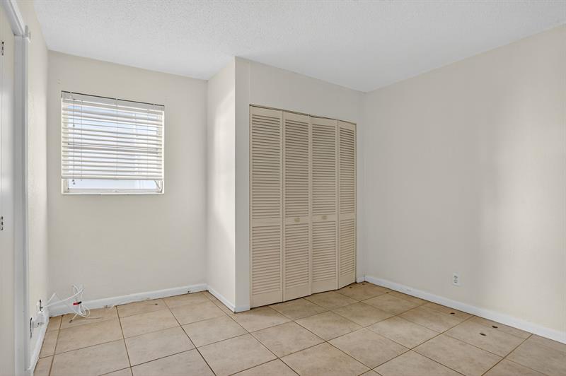 Image 15 of 41 For 2870 14th Street Cswy  104c