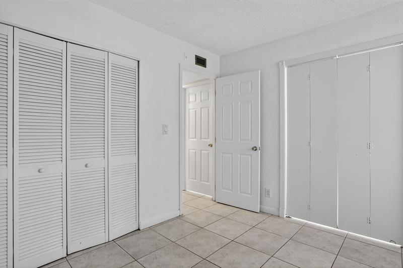 Image 16 of 41 For 2870 14th Street Cswy  104c