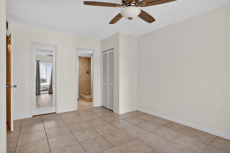 Image 18 of 41 For 2870 14th Street Cswy  104c
