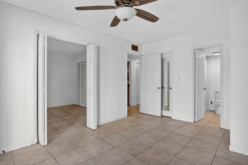 Image 21 of 41 For 2870 14th Street Cswy  104c