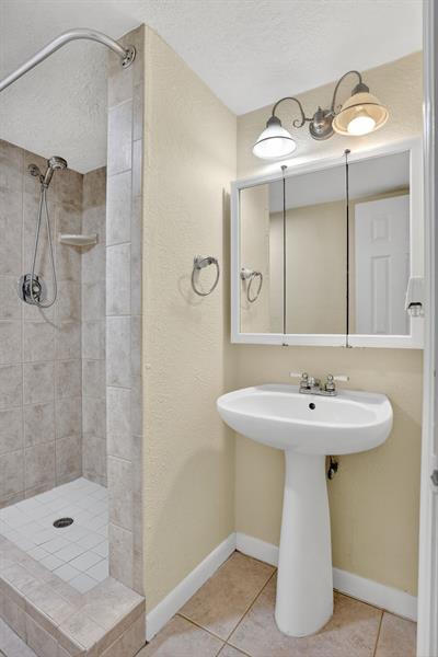 Image 23 of 41 For 2870 14th Street Cswy  104c