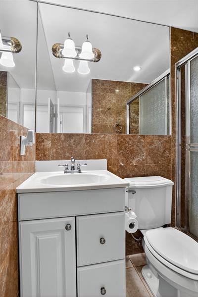 Image 25 of 41 For 2870 14th Street Cswy  104c