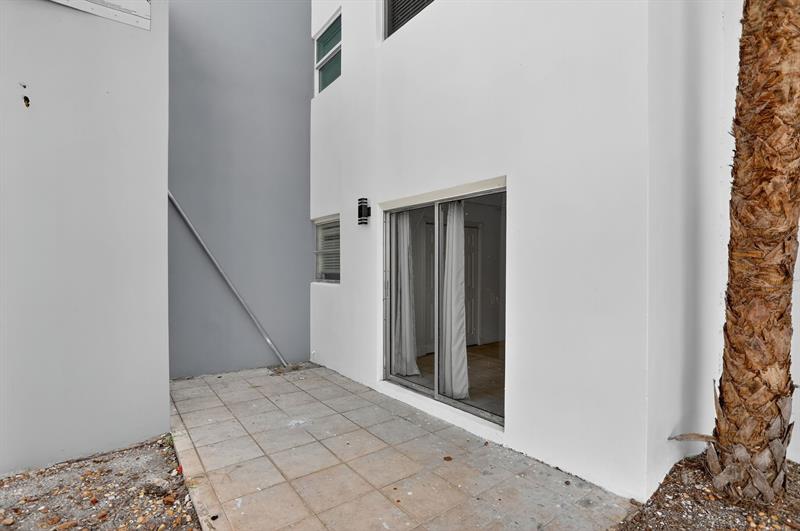 Image 28 of 41 For 2870 14th Street Cswy  104c