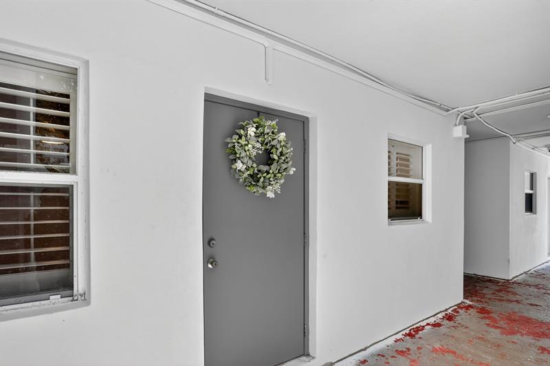 Image 7 of 41 For 2870 14th Street Cswy  104c