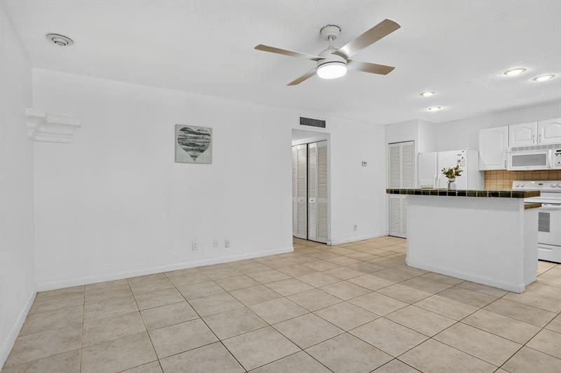 Image 8 of 41 For 2870 14th Street Cswy  104c