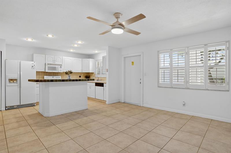 Image 9 of 41 For 2870 14th Street Cswy  104c